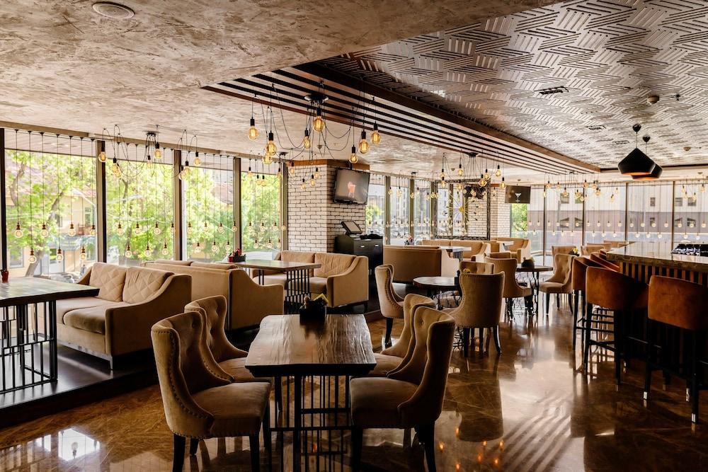 Shera Inn Hotel 알마티 외부 사진
