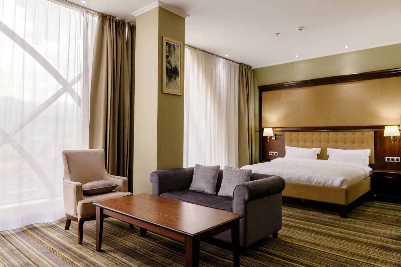 Shera Inn Hotel 알마티 외부 사진